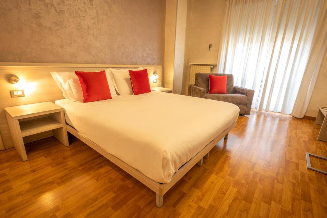 Hotel Lis Asti Dış mekan fotoğraf